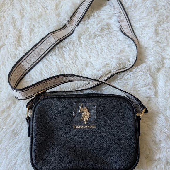 U.S. Polo Assn. Classic Zip Metallic Crossbody Bag - Black - Picture 10 of 11